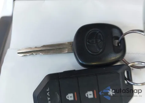 2005 Toyota Corolla Ce z USA, uszkodzony, nr VIN JTDBR32E252059782